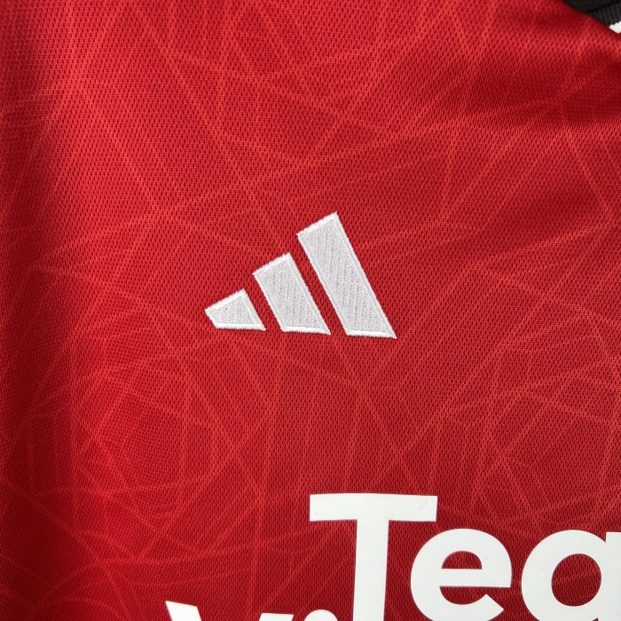 Manchester United 23 / 24 Home Jersey